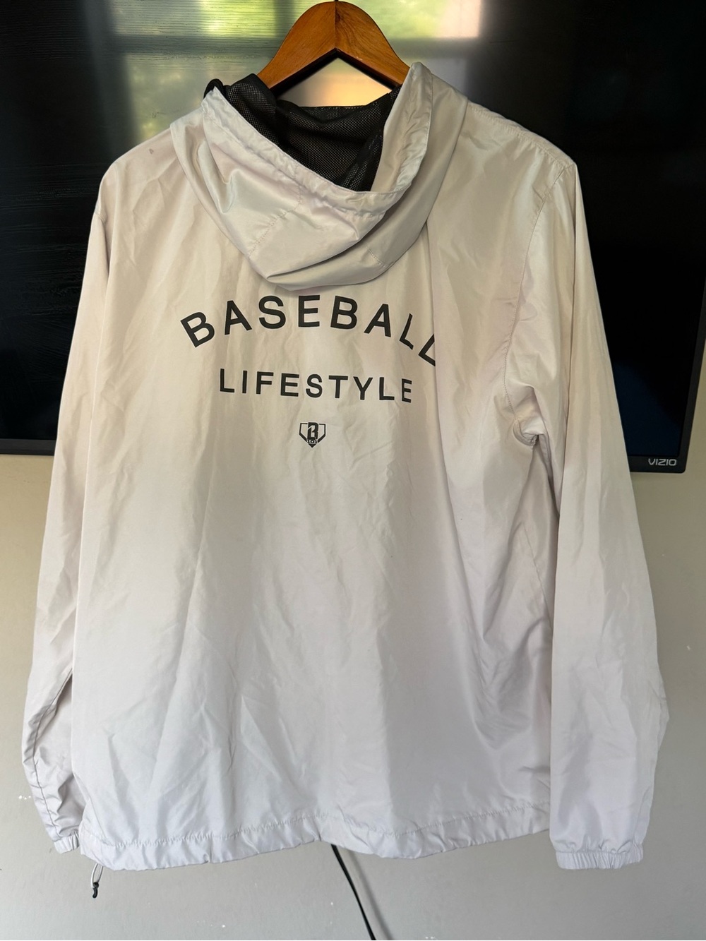 Baseball Lifestyle Men's White Hooded Windbreaker, Medium